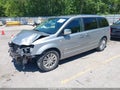 Photo 2 of 16 — 2014 Chrysler Town & Country