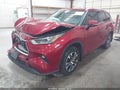 2022 Toyota Highlander Hybrid — photo 2 of 16 | VIN 5TDHBRCH1NS541971
