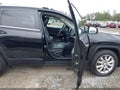 Photo 5 of 18 — 2017 Jeep Cherokee