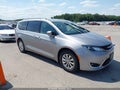2018 Chrysler Pacifica — photo 1 of 11 | VIN 2C4RC1BGXJR246575