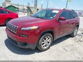 2015 Jeep Cherokee — photo 2 of 11 | VIN 1C4PJLCS0FW566935
