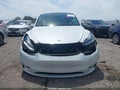 2022 Tesla Model Y — photo 12 of 18 | VIN 7SAYGDEE1NF368452