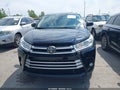 2017 Toyota Highlander — photo 12 of 16 | VIN 5TDJZRFH6HS463104