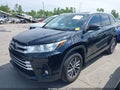 2017 Toyota Highlander — photo 2 of 16 | VIN 5TDJZRFH6HS463104