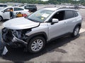 2022 Toyota Corolla Cross — photo 2 of 20 | VIN 7MUCAAAG6NV023076