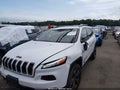 2017 Jeep Cherokee — photo 6 of 11 | VIN 1C4PJMCB4HW556465