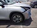 Photo 17 of 19 — 2023 Toyota Highlander Hybrid