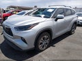 Photo 2 of 19 — 2023 Toyota Highlander Hybrid