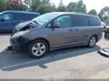 Photo 2 of 16 — 2018 Toyota Sienna
