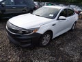 2016 Kia Optima — photo 2 of 11 | VIN 5XXGT4L30GG085952