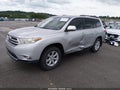 Photo 2 of 16 — 2012 Toyota Highlander