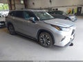Photo 1 of 18 — 2023 Toyota Highlander
