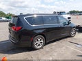 Photo 4 of 16 — 2017 Chrysler Pacifica