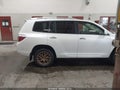 Photo 13 of 16 — 2010 Toyota Highlander Hybrid
