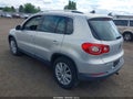 Photo 3 of 12 — 2010 Volkswagen Tiguan