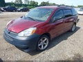 Photo 2 of 10 — 2005 Toyota Sienna