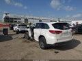 2019 Toyota Highlander — photo 3 of 15 | VIN 5TDKZRFH3KS367698