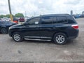 Photo 13 of 15 — 2011 Toyota Highlander