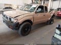 1996 Toyota Tacoma — photo 2 of 15 | VIN 4TAWM72N0TZ183282