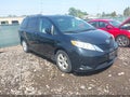 Photo 1 of 17 — 2017 Toyota Sienna