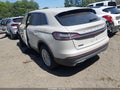 2019 Lincoln Nautilus — photo 3 of 16 | VIN 2LMPJ8J96KBL10324