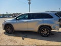 Photo 14 of 16 — 2017 Toyota Highlander