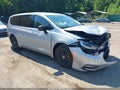 2024 Chrysler Pacifica — photo 1 of 20 | VIN 2C4RC1BG5RR125349