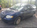 Photo 2 of 11 — 2005 Chrysler Town & Country