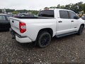 2021 Toyota Tundra — photo 4 of 16 | VIN 5TFHY5F10MX006872