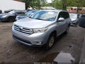 Photo 2 of 17 — 2013 Toyota Highlander