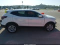 2022 Nissan Rogue Sport — photo 14 of 17 | VIN JN1BJ1AW7NW470662