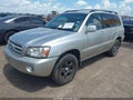 Photo 2 of 11 — 2005 Toyota Highlander