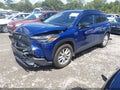 2025 Toyota Corolla Cross — photo 2 of 16 | VIN 7MUBAAAG8SV118374