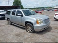 2011 GMC Yukon XL — photo 1 of 18 | VIN 1GKS2MEF7BR354026