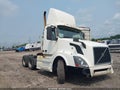 2004 Volvo VN — photo 1 of 16 | VIN 4V4NC9GF84N365762