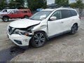 2017 Nissan Pathfinder — photo 2 of 16 | VIN 5N1DR2MM6HC640722