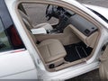 2010 Mercedes-Benz C-Class — photo 5 of 17 | VIN WDDGF8BB6AR093071