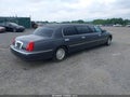 Photo 4 of 10 — 2000 Lincoln Town Car