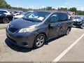 2011 Toyota Sienna — photo 2 of 17 | VIN 5TDKK3DC1BS058501