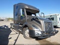 2021 Volvo VNL — photo 1 of 10 | VIN 4V4NC9EH9MN601050