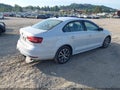 2017 Volkswagen Jetta — photo 4 of 16 | VIN 3VWB67AJ8HM328828