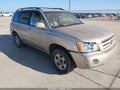 Photo 1 of 11 — 2005 Toyota Highlander