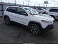 2016 Jeep Cherokee — photo 1 of 18 | VIN 1C4PJMBS7GW183437