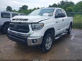 2015 Toyota Tundra — photo 2 of 16 | VIN 5TFRY5F11FX178173