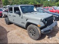 2021 Jeep Gladiator — photo 1 of 16 | VIN 1C6HJTAG4ML543442