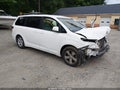 2015 Toyota Sienna — photo 1 of 16 | VIN 5TDKK3DC1FS665455