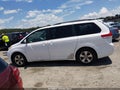 2013 Toyota Sienna — photo 14 of 16 | VIN 5TDKK3DC4DS403720