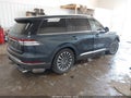 2022 Lincoln Aviator — photo 4 of 17 | VIN 5LM5J7XC1NGL16915