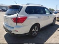 2017 Nissan Pathfinder — photo 4 of 16 | VIN 5N1DR2MM1HC675670