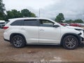 Photo 14 of 17 — 2017 Toyota Highlander